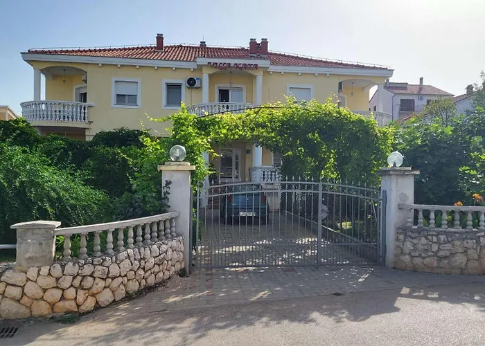 Villa Kata Apartments